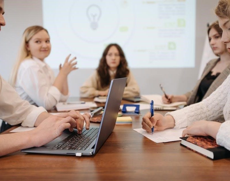 interactive grammar tutorial: present tense of -ar verbs